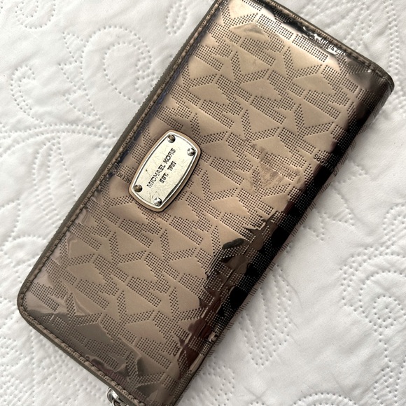 Michael Kors Handbags - MK Wallet